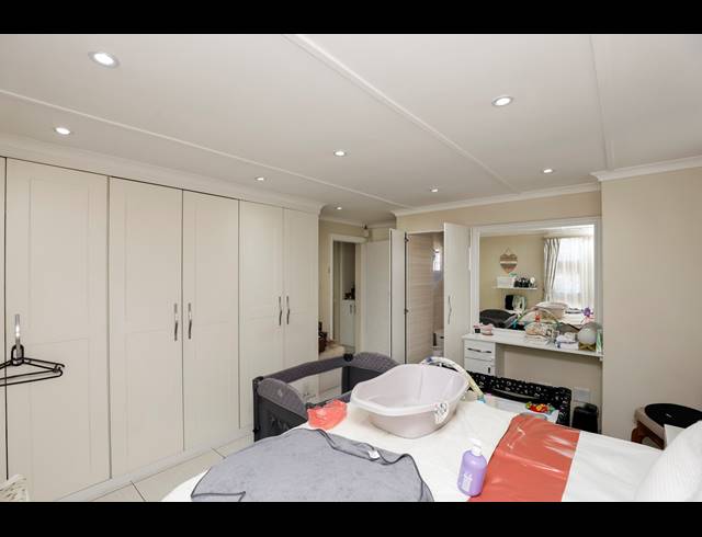 3 BEDROOM TOWNHOUSE FOR SALE IN MORNINGSIDE